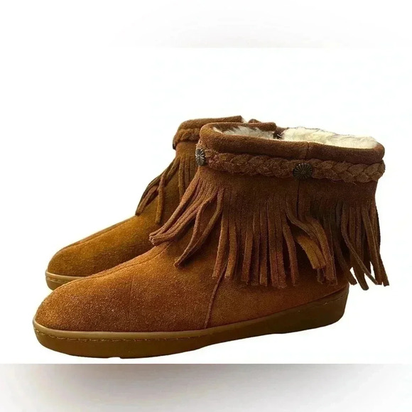 Minnetonka NWOB Womens High‎ Top Back Zip Soft Suede Leather Fringe Boho Boots 6 - Picture 2 of 6
